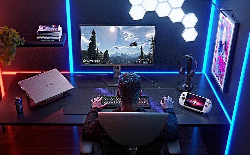 Een gamer gamet op een Legion-10-beeldscherm