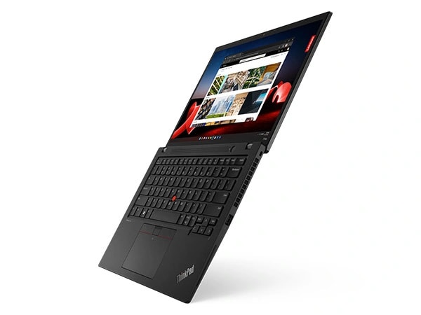 Lenovo ThinkPad T14s Gen 4 Notebook, schwebend, um 180 Grad geöffnet, schräg mit Blick auf die Anschlüsse auf der rechten Seite, die Tastatur und das Display.