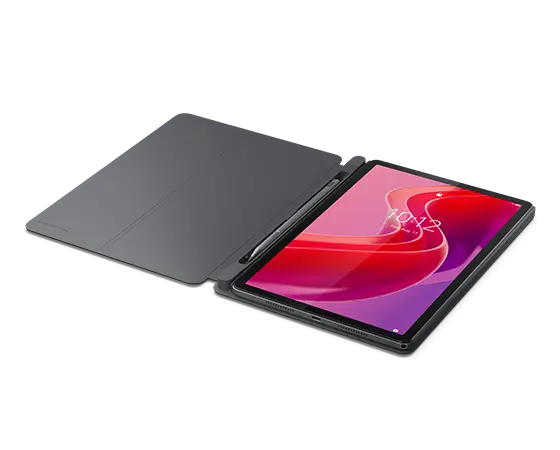 Tablette Lenovo Tab M11 en coloris Luna Grey dans un étui folio optionnel avec un stylet optionnel fixé