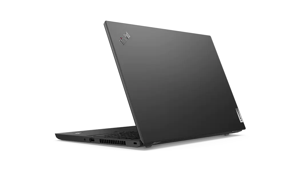 Imagen tomada de atrás y de semiperfil de la laptop ThinkPad L15 (15.6”, AMD) abierta a poco menos de 90°