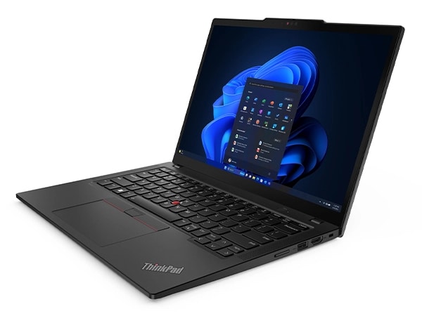 Rechte Vorderseite des Lenovo ThinkPad X13 Notebook der 5. Generation, 110 Grad geöffnet.