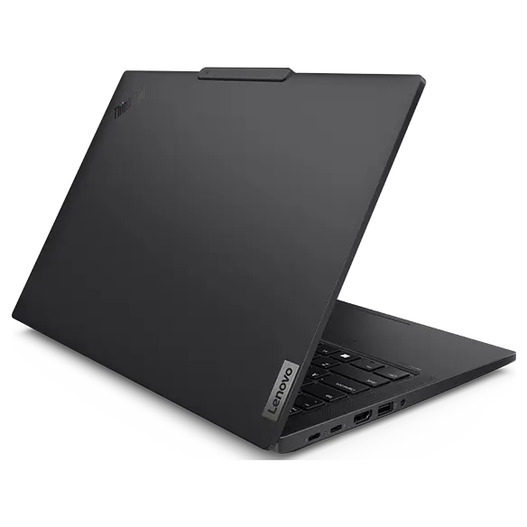 Vista trasera, lado izquierdo del portátil Lenovo ThinkPad T14 Gen 5 (14'' Intel) Eclipse Black abierto en ángulo agudo, enfocando sus cinco puertos laterales izquierdos con el logotipo de Lenovo visible en la cubierta superior.