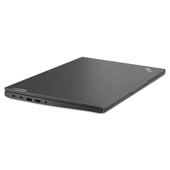Ordinateur portable Lenovo ThinkPad E16 Gen 2 (16'' AMD) — vue latérale gauche, capot fermé.