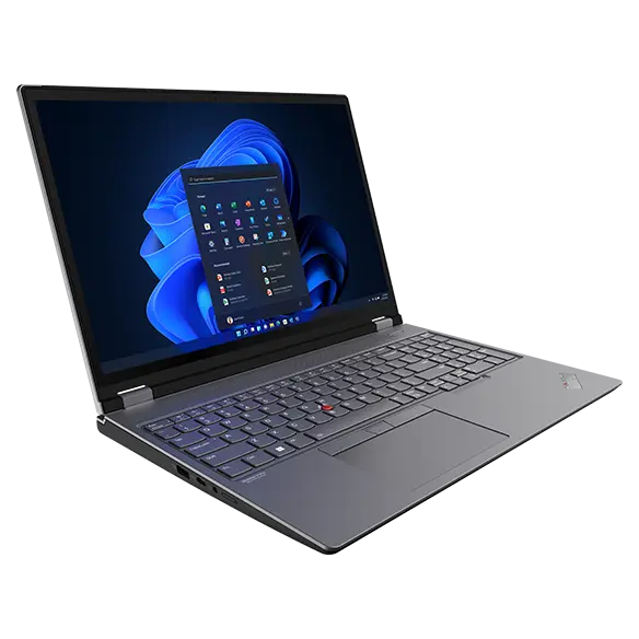 Vue latérale du portable Lenovo ThinkPad P16 Gen 2 (16 » Intel), ouvert, montrant l’affichage, l’écran Windows 11, le clavier et les ports du côté gauche