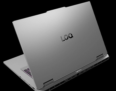 後方斜角視角凸顯 Lenovo LOQ 17IRX10 高質感的機背設計。
