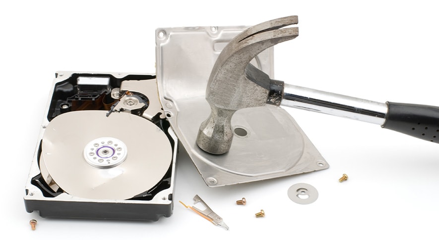 パソコンをリサイクルする時はデータの消去は必要？