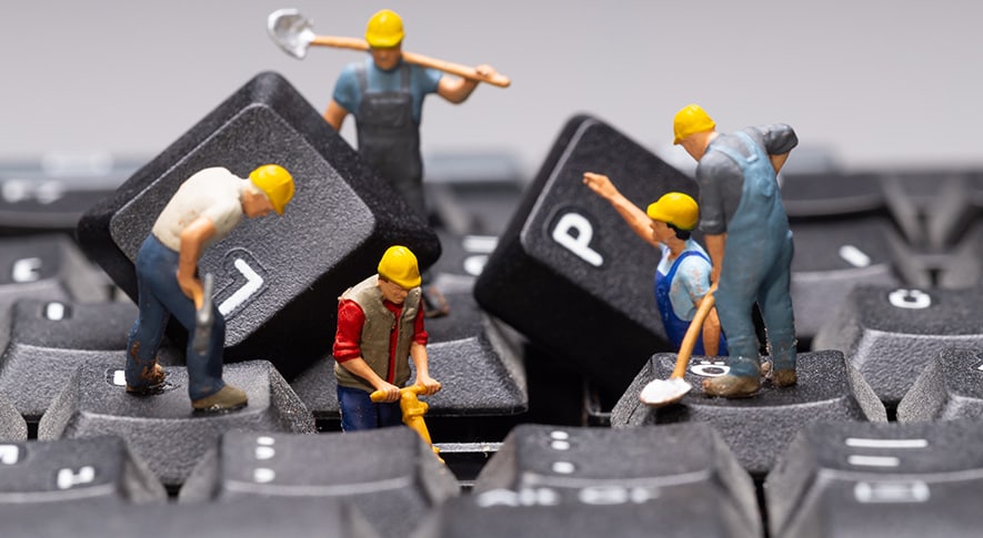 街の修理業者やパソコンショップに相談する場合