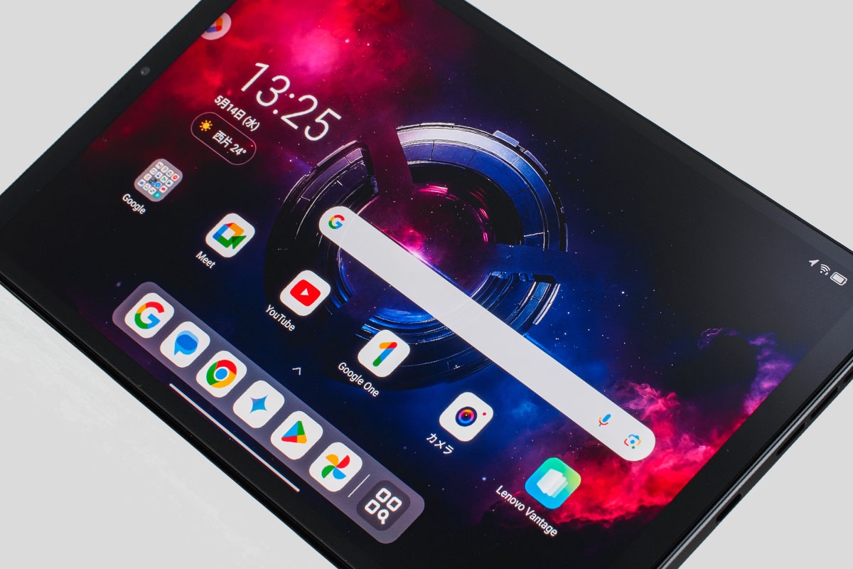 Qualcomm Snapdragon 8 Gen 3プロセッサー（最大3.3GHz）搭載する