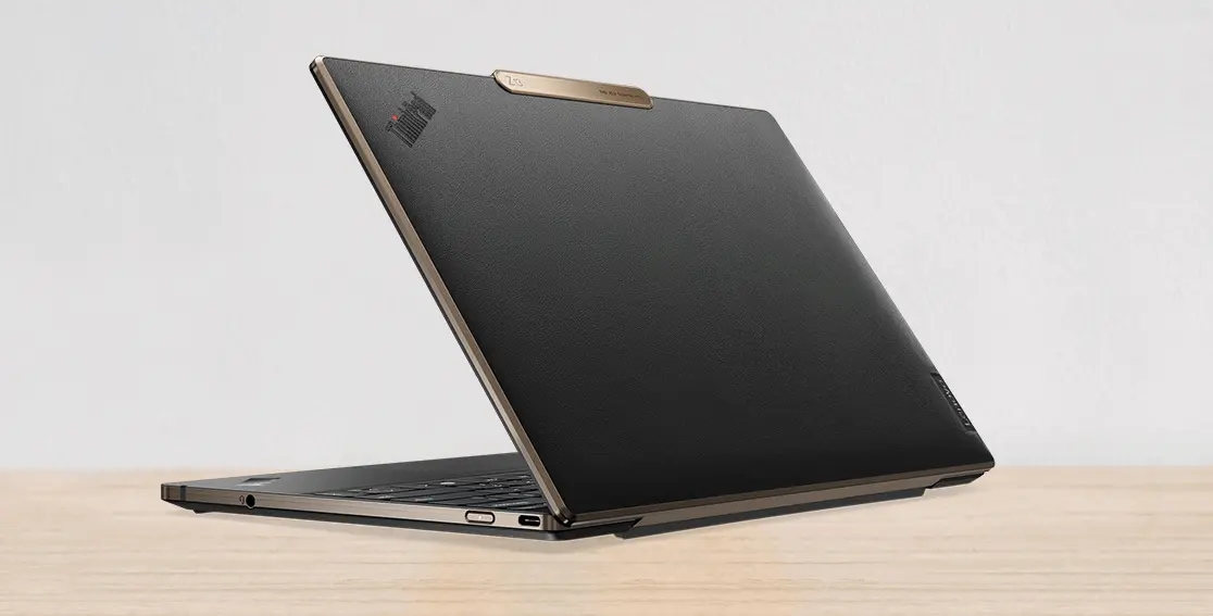 ThinkPad Z13 (13.3型 AMD) | 性能、デザイン性、環境に配慮した13.3型 