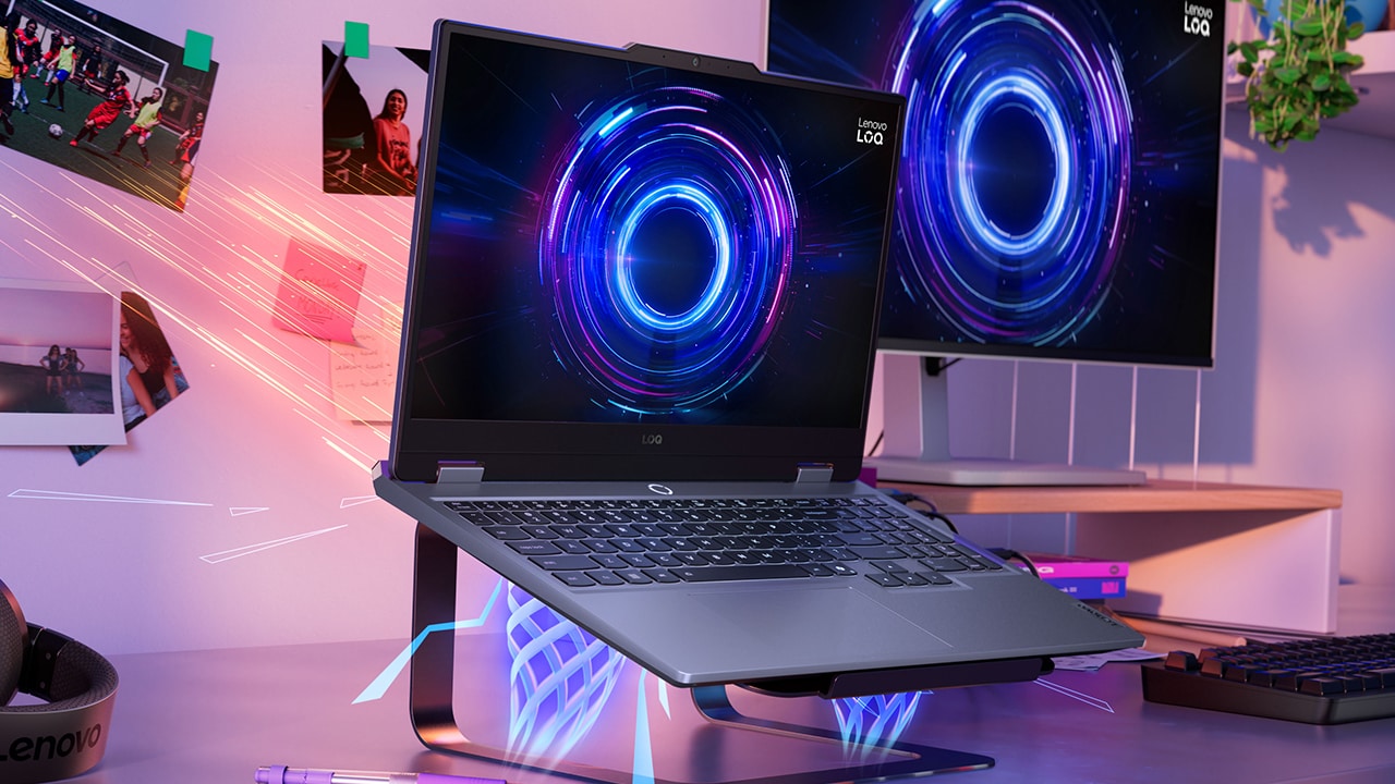 Illustrates dual-screen gaming and improved airflow setup with the LOQ 15IRX10.
