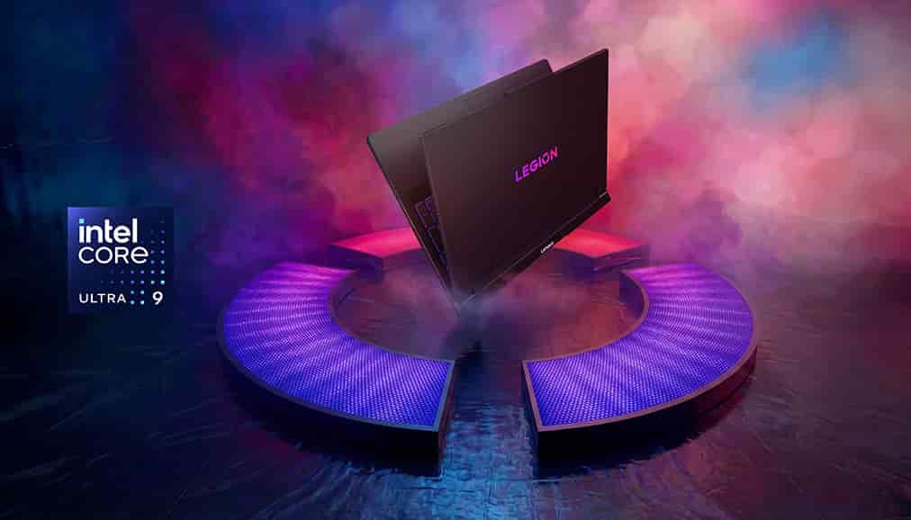 Legion Pro 7i en un escenario redondo que es de color rosa y azul.