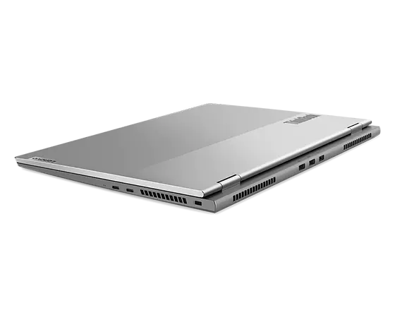 Vignette du portable Lenovo ThinkBook 16p Gen 2 (16'' AMD), vue arrière droite de trois quarts avec capot fermé