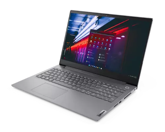 Vue avant du portable Lenovo ThinkBook 15p Gen 2 (15'' Intel) ouvert à plus de 90 degrés, orienté pour montrer les ports du côté droit.
