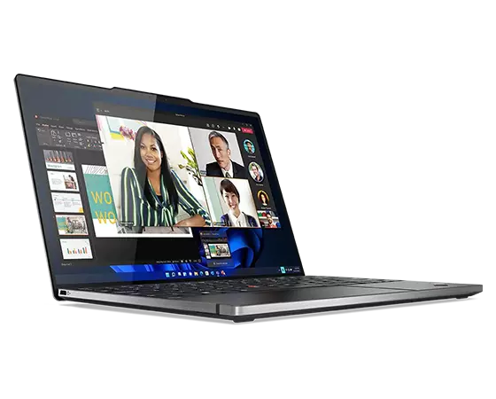 Lenovo ThinkPad Z13 Notebook, um 90 Grad geöffnet, leicht schräg mit Blick auf die Anschlüsse auf der linken Seite.