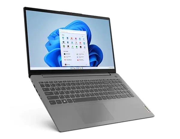 Vista frontal del Lenovo IdeaPad 3 Gen 7 15'' AMD abierto 135 grados, ladeado a la derecha, con el teclado y la pantalla visibles.