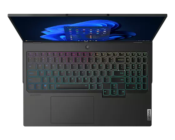 Legion Pro 7i Gen 8 (16" Intel) ovanifrån med tangentbordet och dess RGB-belysning