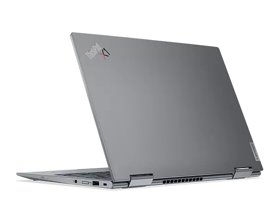 Lenovo ThinkPad X1 Yoga Gen 8 2-in-1-Notebook mit geöffnetem Gehäusedeckel, Ansicht von hinten zur Präsentation der Farbe Storm Grey.