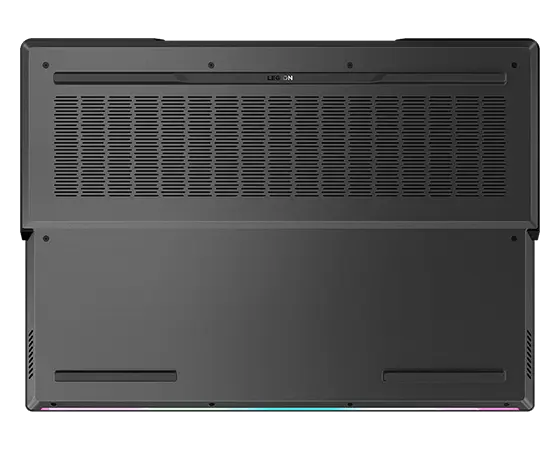 Vista área del portátil para videojuegos Lenovo Legion Pro 7 de 8.ª generación [40,64 cm (16"), AMD] cerrado, mostrando la cubierta posterior