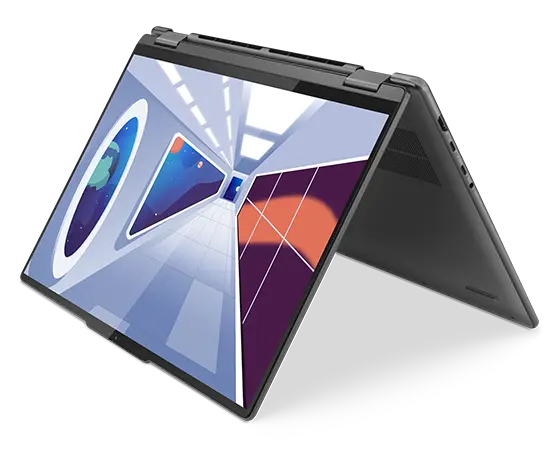 Portable Yoga 7i Gen 8 en mode tente avec l’écran allumé