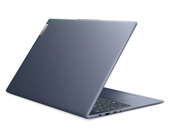 Aanzicht vanaf rechtsachter van IdeaPad Slim 5 Gen 8-laptop in Abyss Blue, 50% geopend