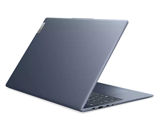 IdeaPad Slim 5 Gen 8 Notebook in Abyss Blue, Ansicht von hinten rechts, Gehäusedeckel um 50 % geöffnet