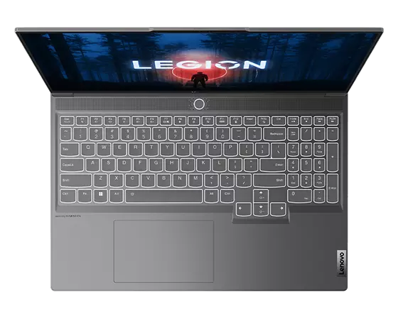 Lenovo Legion Slim 7 Gen 8 (16" AMD) set ovenfra og åbnet 90 grader